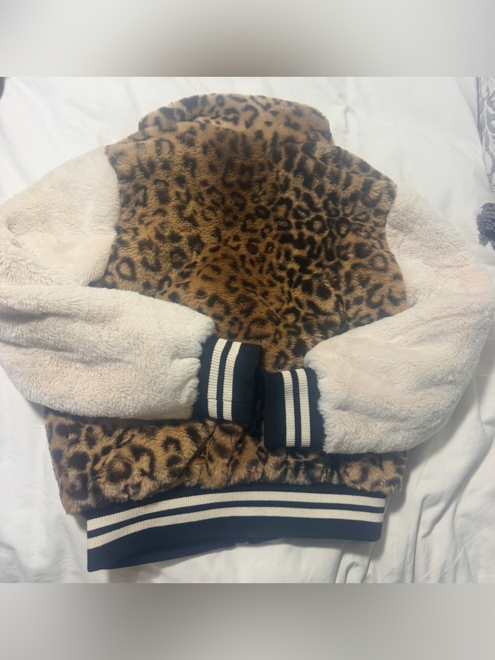 Urban Republic Girls Leopard Faux-Fur Jacket, Very Soft, Like New - Picture 3 of 4